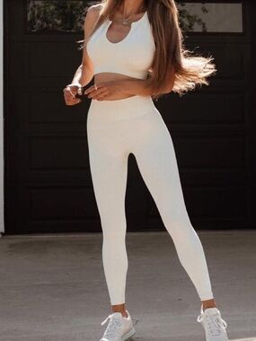 Women’s High-Waist Ribbed Yoga Set in Cream